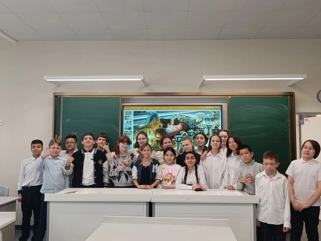 Сегодня наш 6з-Р класс отмечал День пряника. А заодно мы отметили и День кулича, ведь идет Светлая п