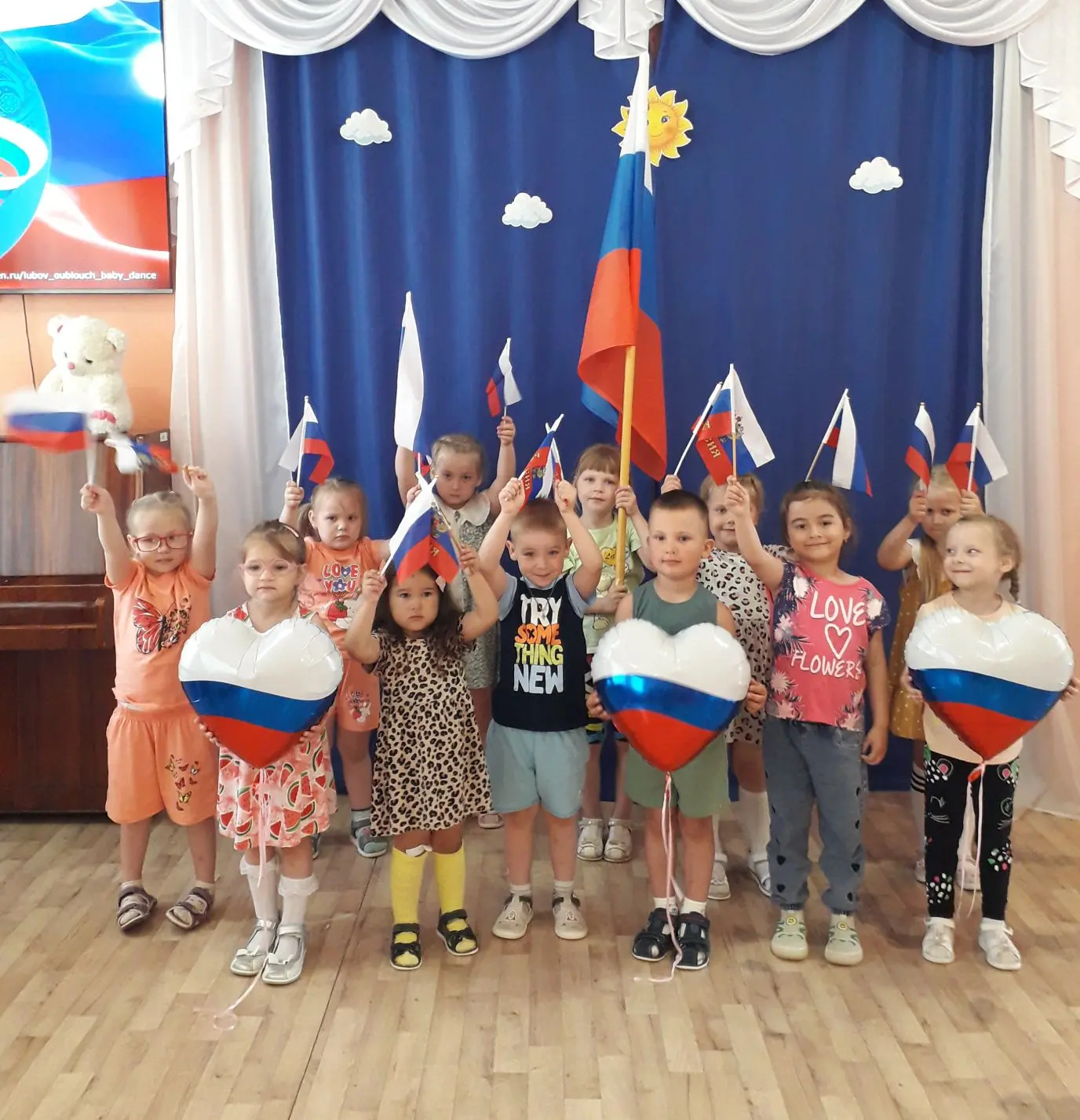 12 июня наша страна отмечает замечательный праздник - День России. Этот день символизирует единство 