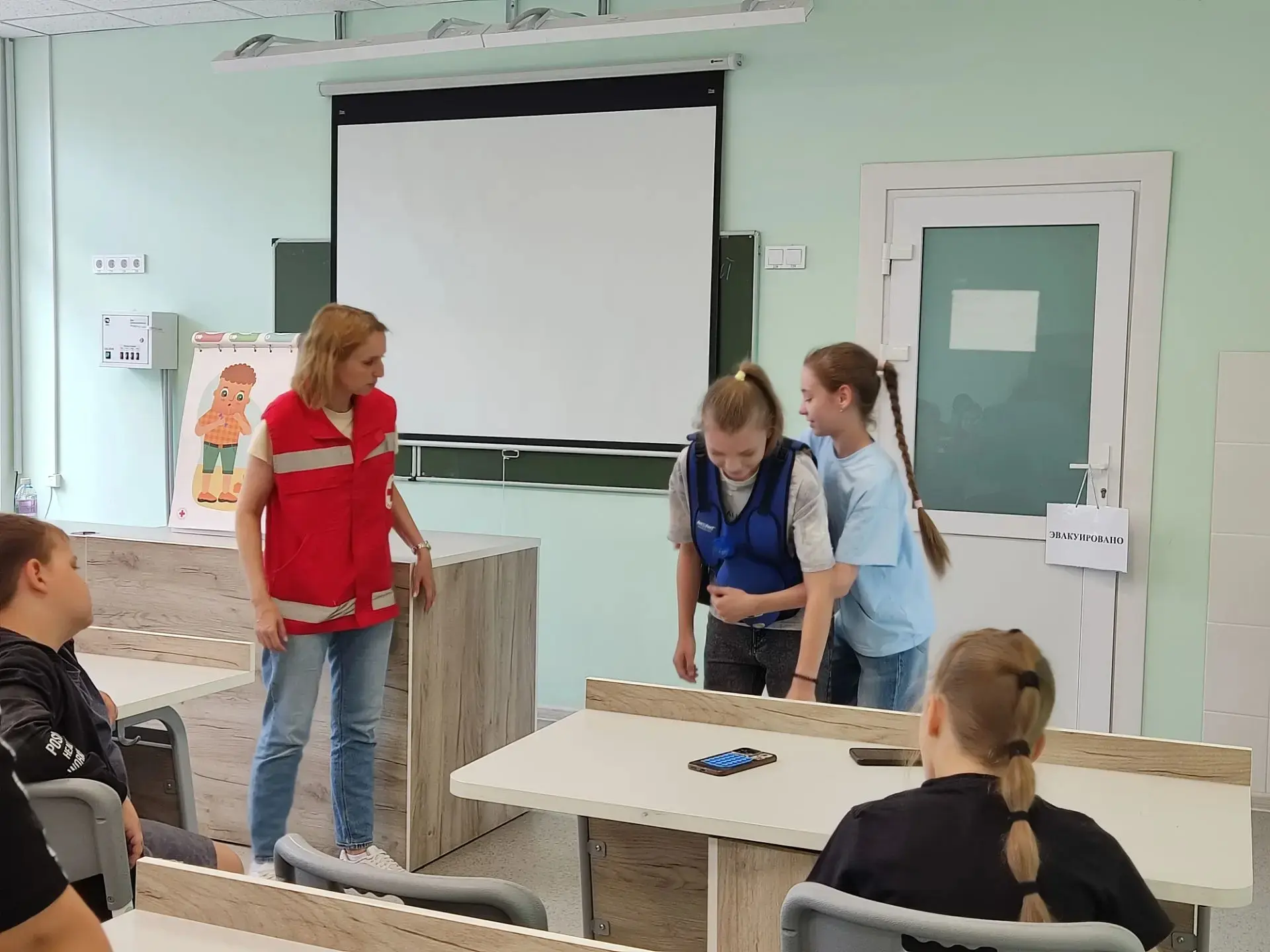 16 июня в лагере дневного пребывания «Алые паруса» и «Улыбка» прошёл увлекательный мастер-класс по о