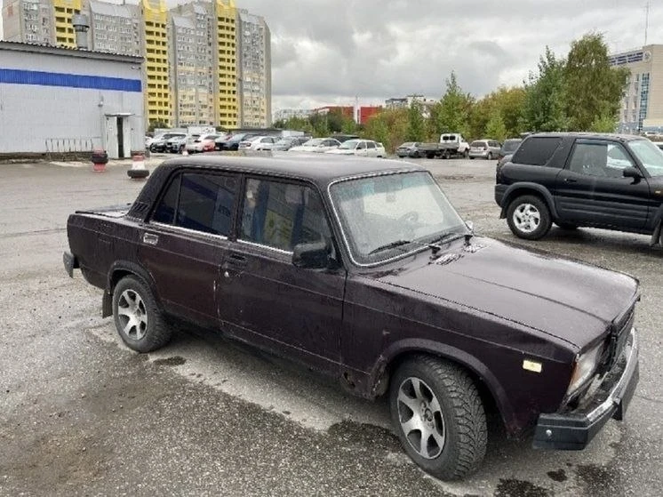 ⚠️Двое рецидивистов угнали машину в Барнауле и бросили её при виде патруля ДПС