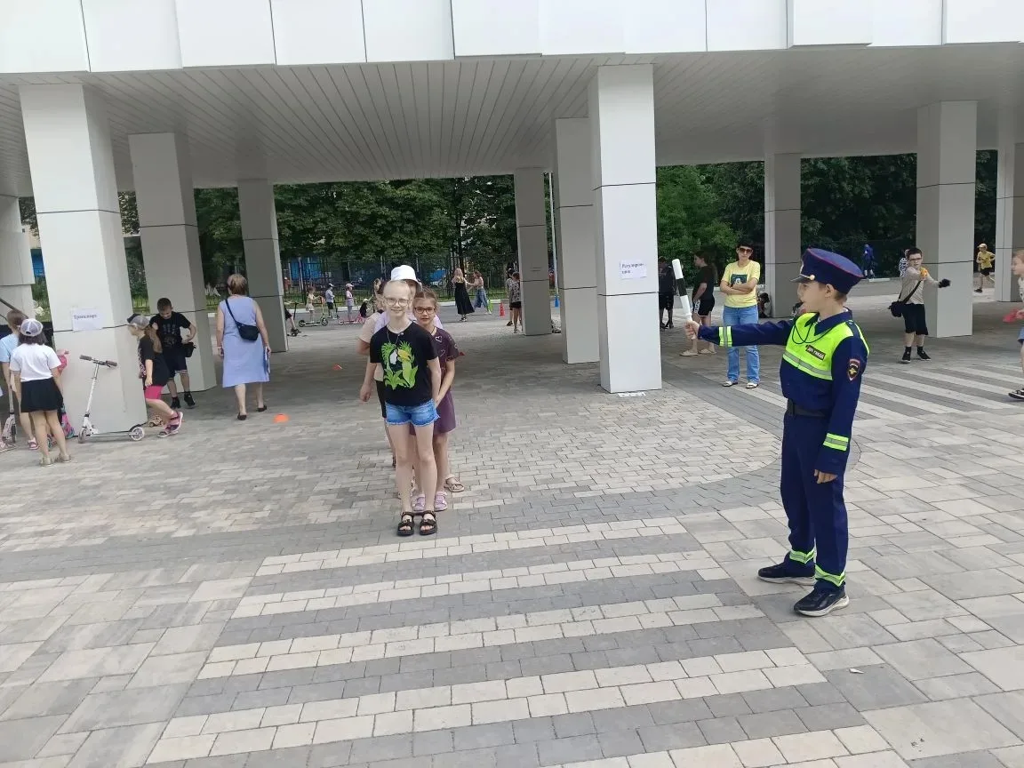 🚦 В школьном лагере громко и весело прошел День ПДД! 🚸

Сегодня наш лагерь превратился в настоящий