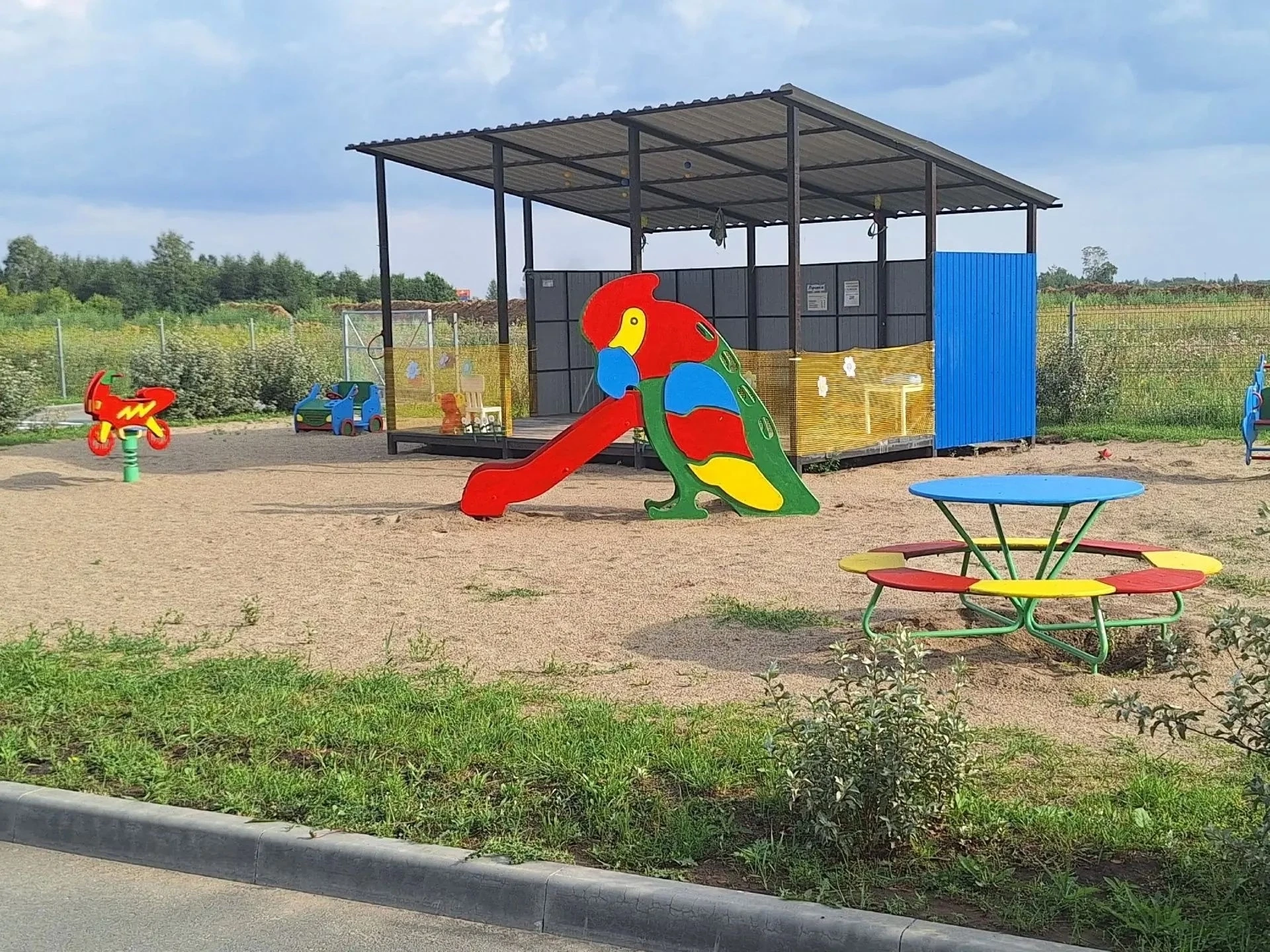 У МБДОУ-детский сад "Кубики" села Толмачёво два корпуса. 1 корпус несколько лет Админис...