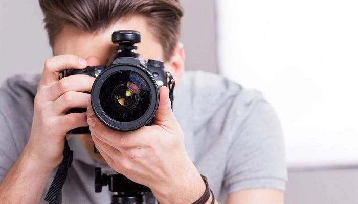 Требуется фотопромоутер.