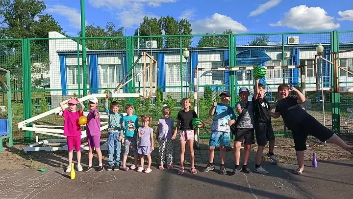 4 июня  на территории КСЦ  МБУК "Калининский СДК"  проведена спортивная эстафета " Мы в...