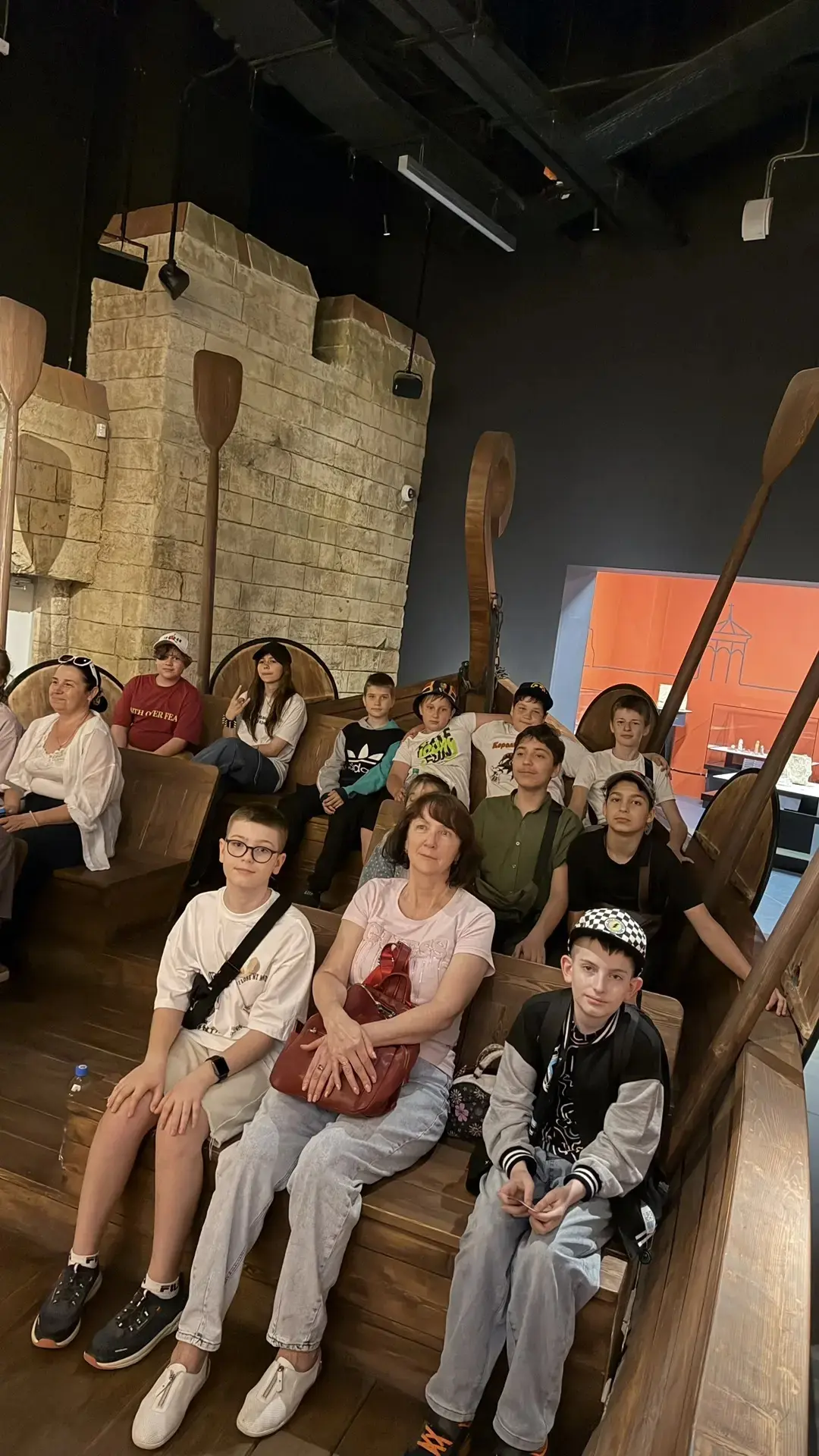 ·      🚍 Ура, Каникулы!   🌞  В преддверии долгожданных летних каникул ,ученики 5-Г класса МБОУ г. Ке