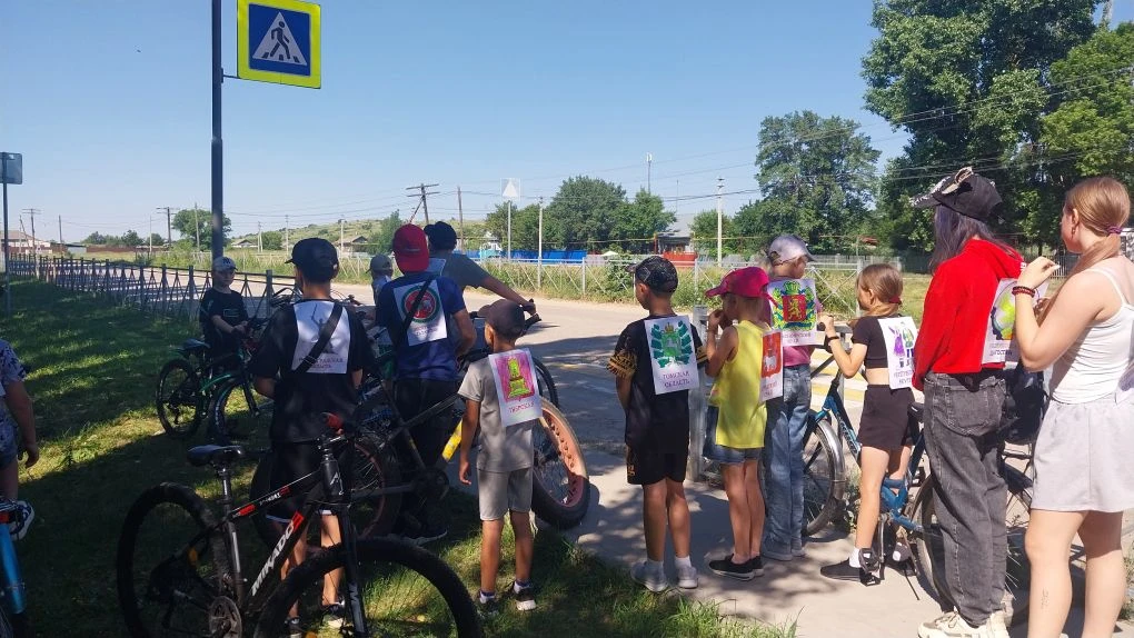 Сегодня в пришкольном лагере "СОЛНЦЕ" состоялся велопробег, приуроченный ко Дню России (12 июня).🇷�