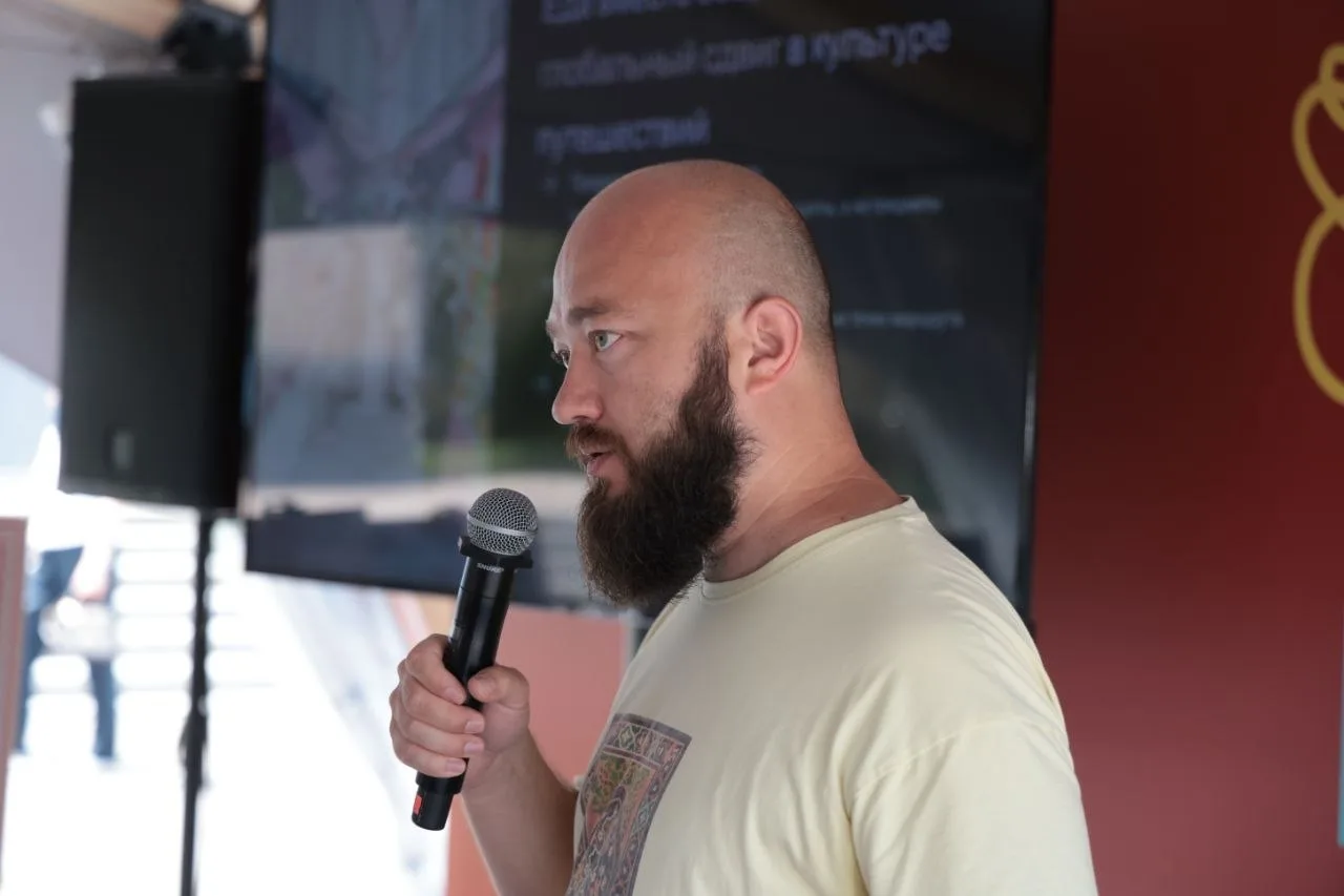 Вчера был потрясающий день на форуме Путешествуй. Даже ливень не смог испортить путешествия.

Встрет