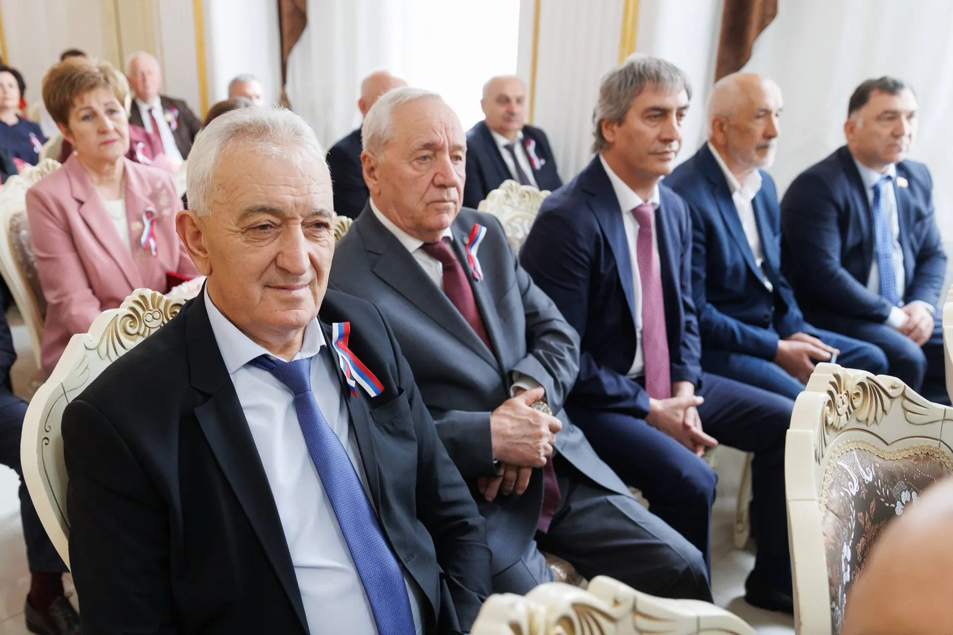 В День России Глава Карачаево-Черкесской Республики Рашид Темрезов вручил государственные награды Ро