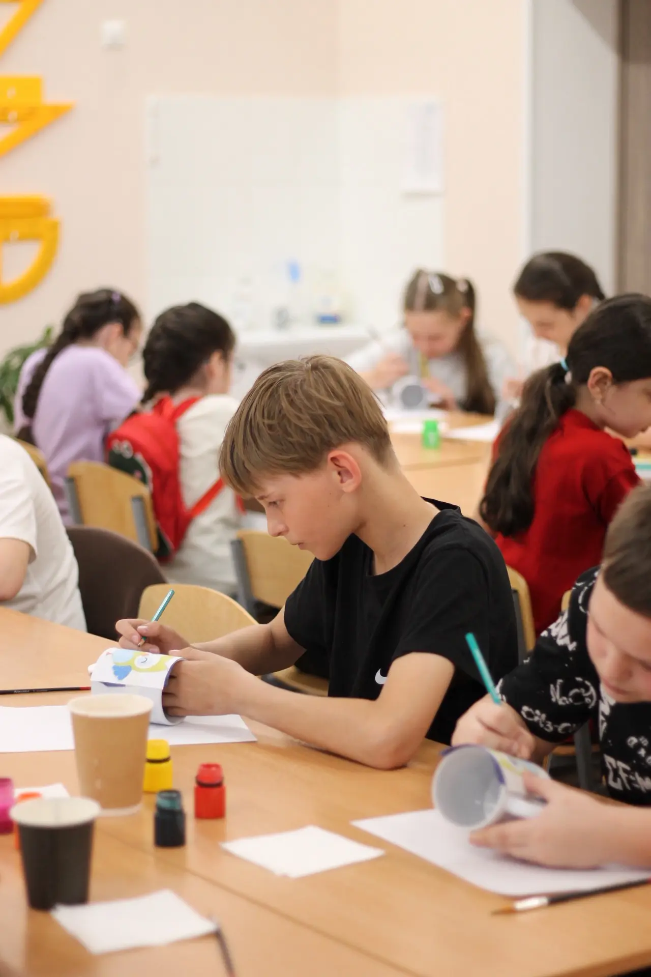 🎨 Творчество на каникулы: мастер-класс в 3 «Е» классе  Сегодня, в последний учебный день перед долго