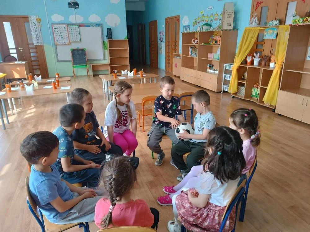 9 июня отмечается  Международный день друзей!