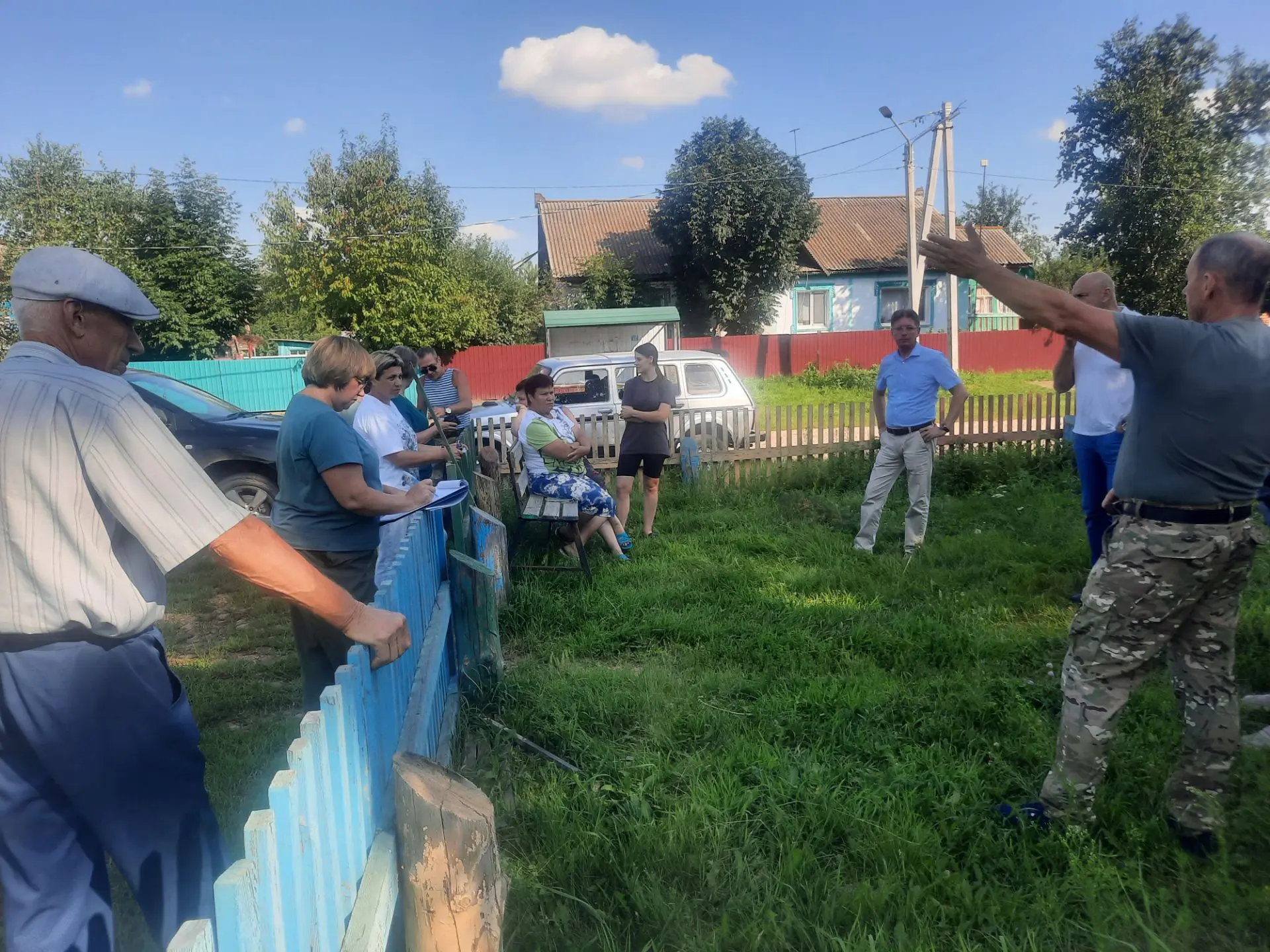 В Комиссаровке вместе с депутатом Законодательного Собрания Амурской области Александро...
