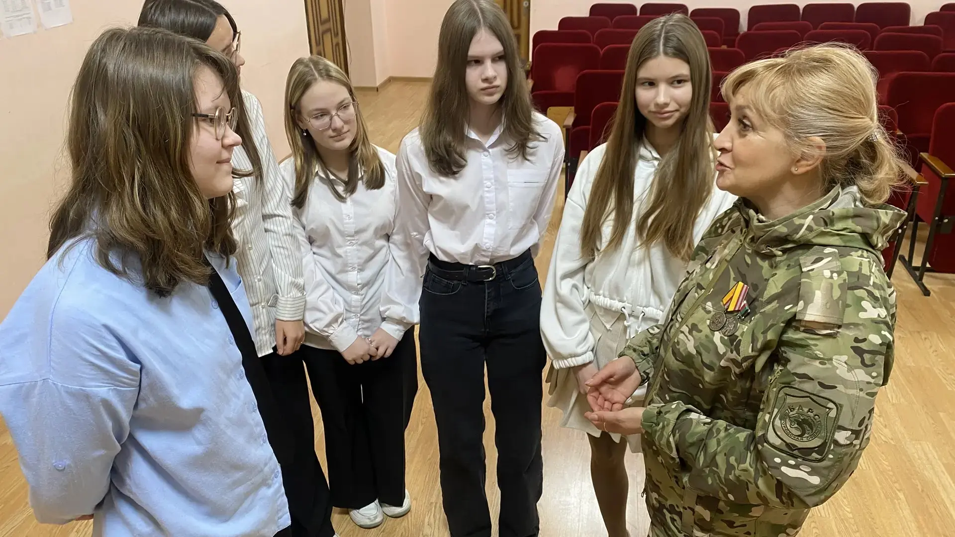 В преддверии Международного женского дня с нашими учащимися состоялась встреча с Жанной Васильевной 