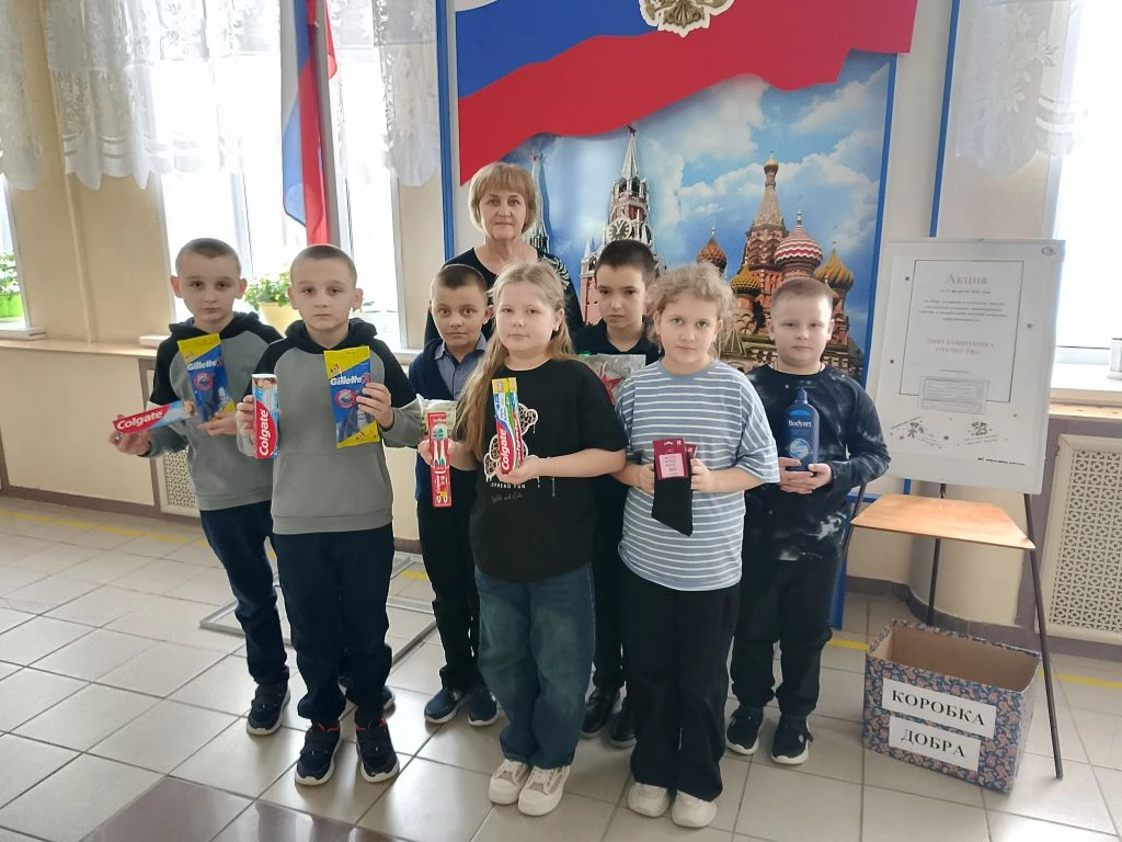 В сборе гуманитарной помощи для наших защитников приняли участие обучающиеся 3б класса ...