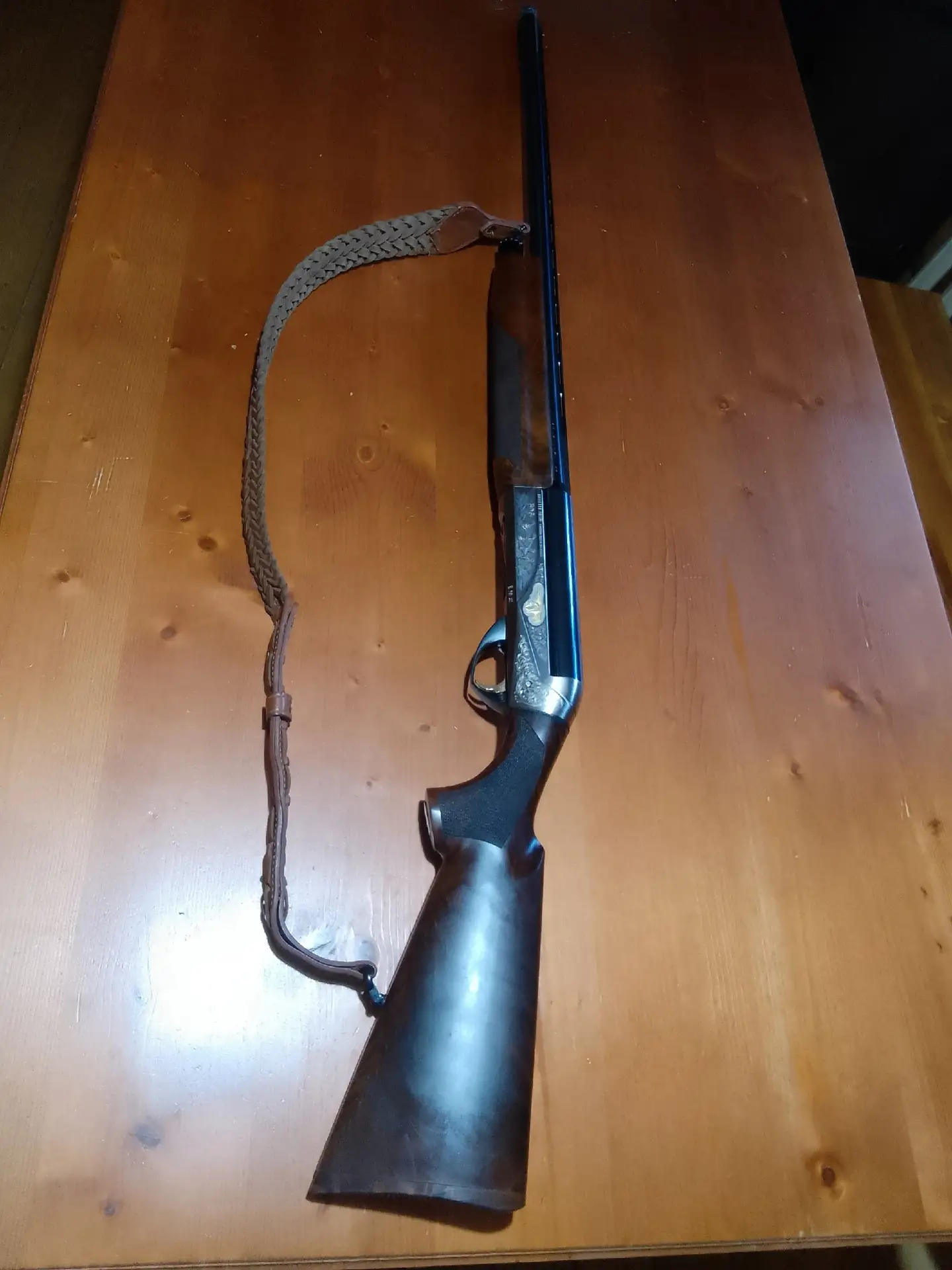 Полуавтоматическое ружье Benelli Dinamic, лимитированная серия ( номер 1243/2000).
Калибр 12/76, маг