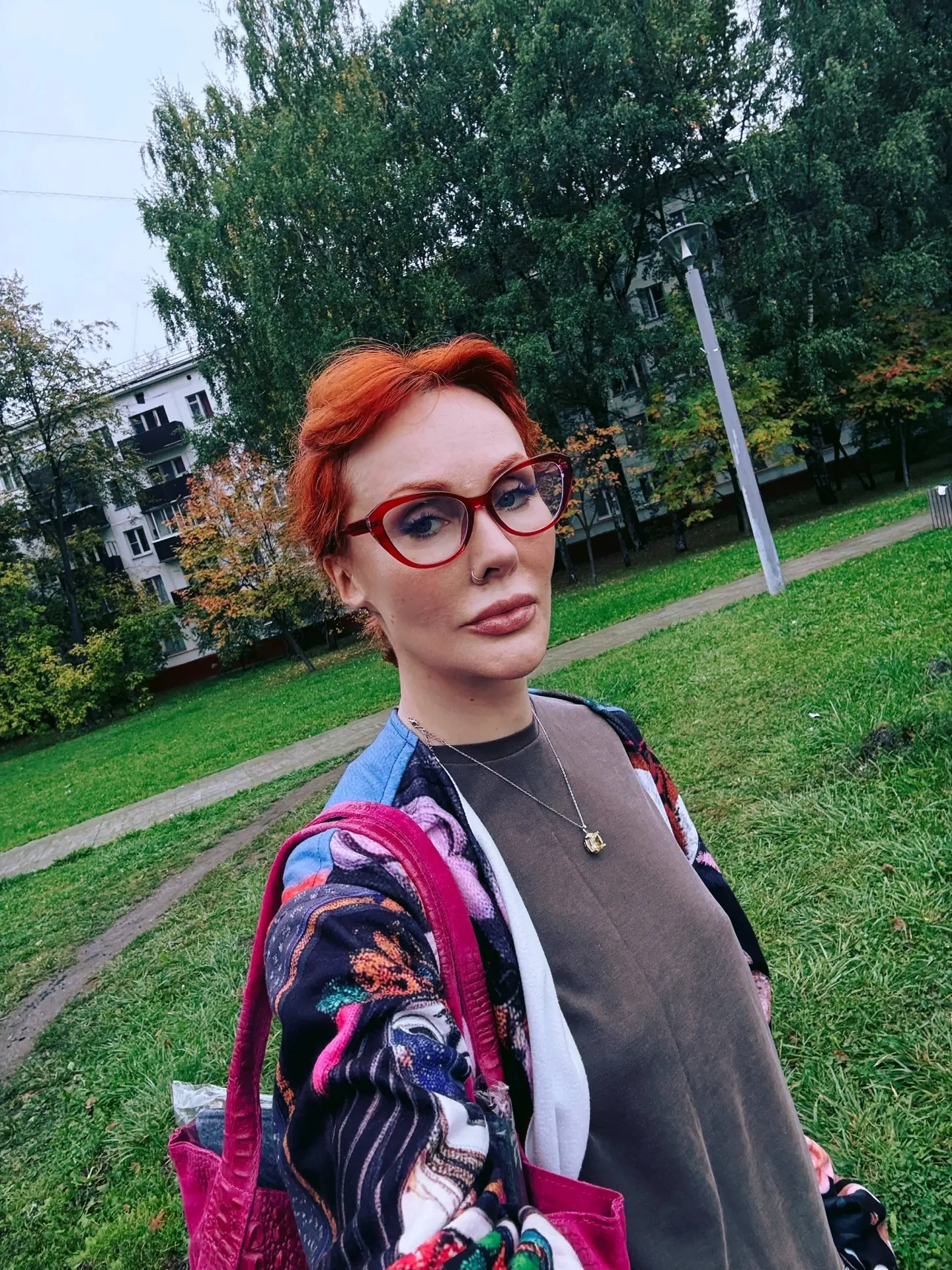 Дневничковое, легкомысленное.
