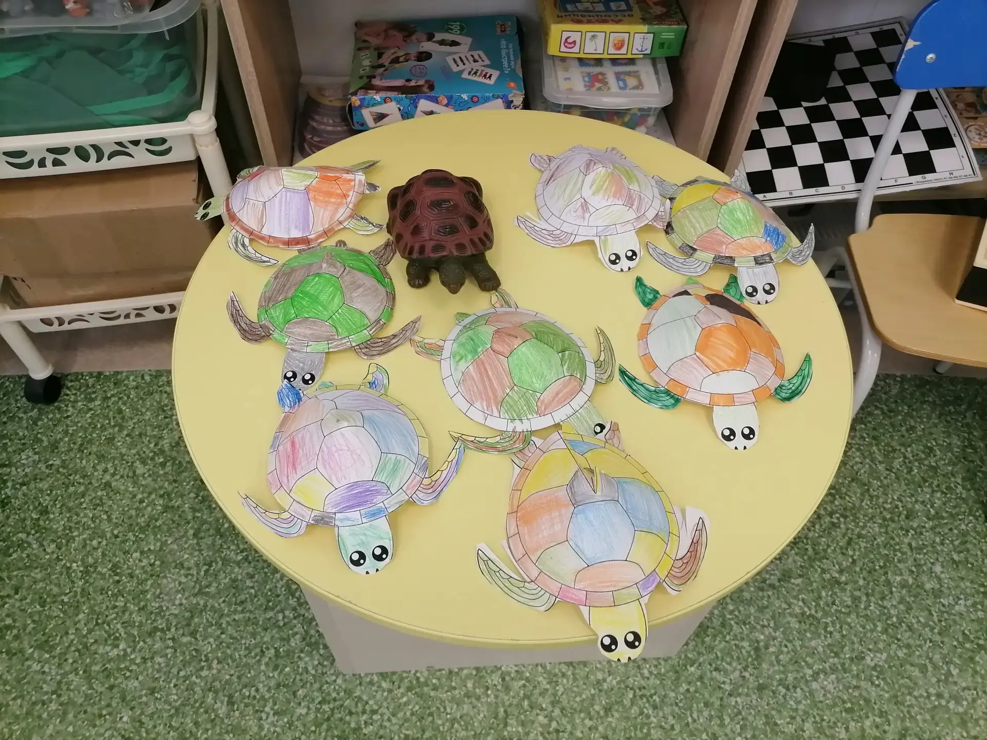 ❤️Воспитанники детского сада не смогли пройти мимо праздника черепах.
🐢И прекрасные черепашки появи