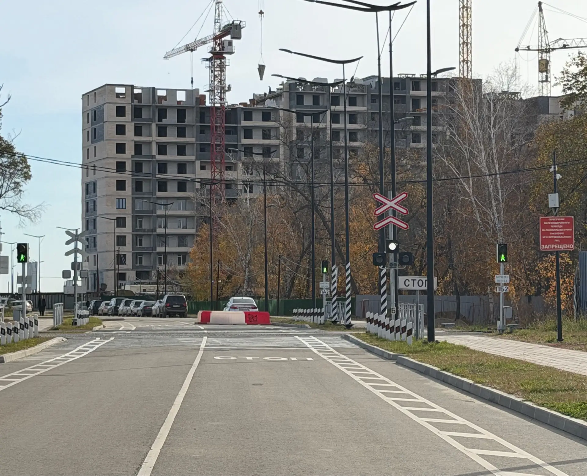 Сегодня выехали в район Зейской набережной. Здесь идут завершающие работы перед тем, ка...