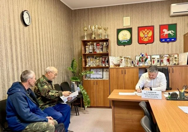 Глава Уфимского района провёл выездной приём в Николаевке