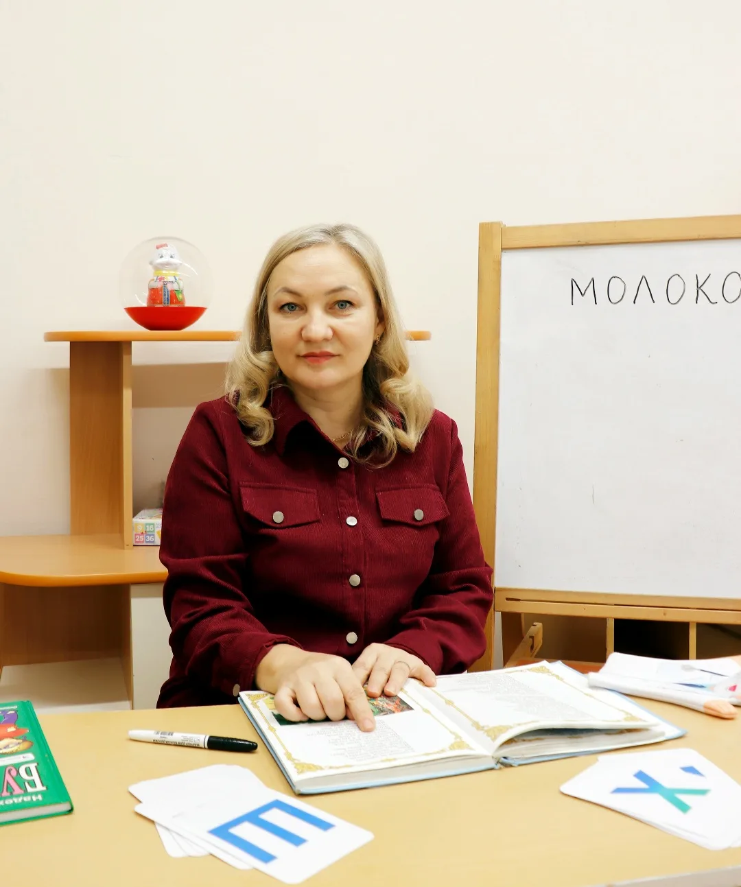 Ребёнок знает буквы, но не читает.