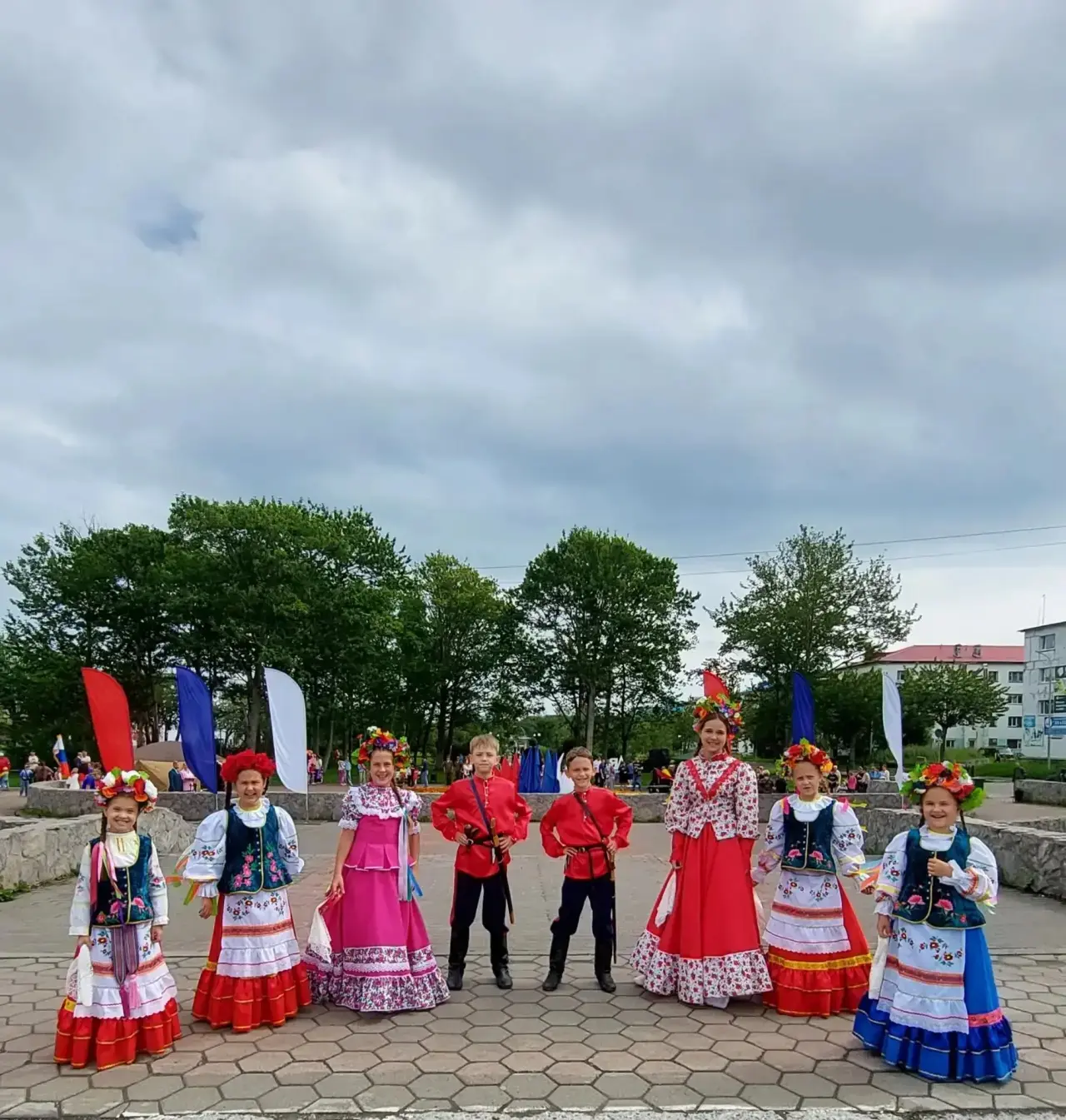 Народный детский казачий ансамбль «Младушка», руководитель Наталья Горлова. Патриотичес...