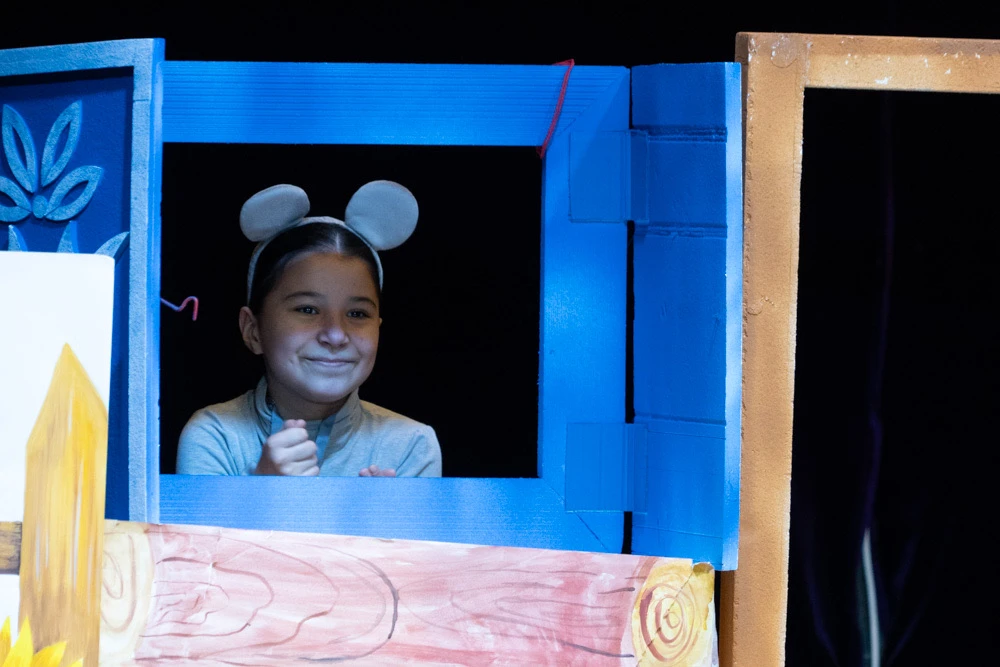 Кто-кто в теремочке живет? 🏠  🎭Сегодня ученики 2 класса «Г» показали ребятам из начальной школы наст