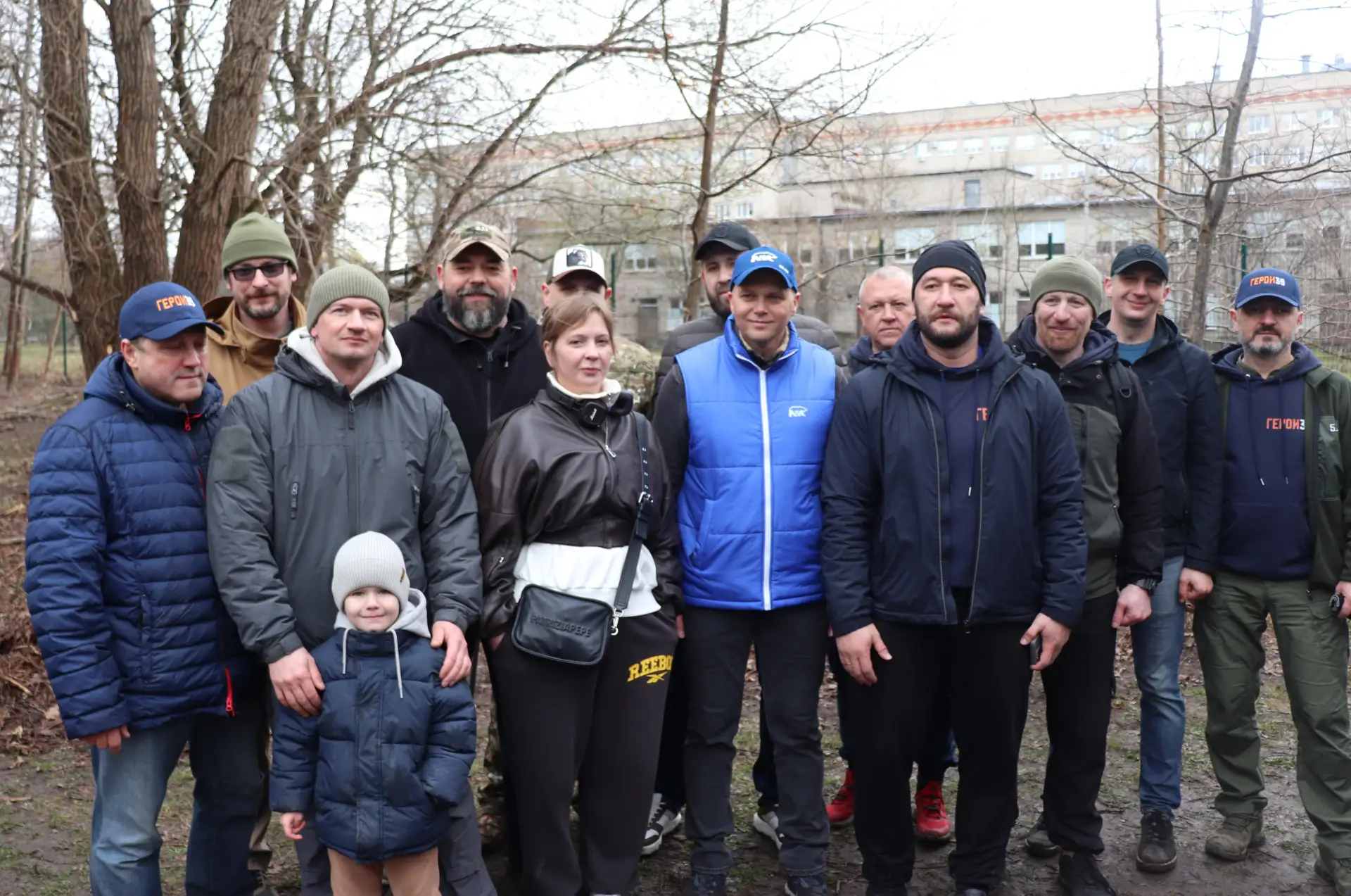 Плохая погода хорошим делам не помеха 💪  В субботу специалисты министерства образования приняли учас