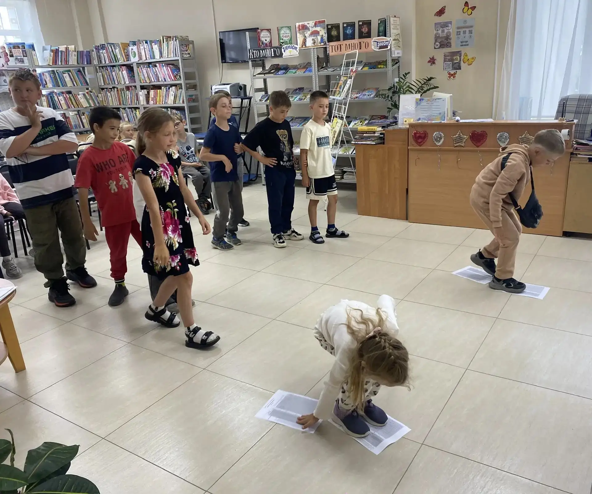 Лето  - замечательная пора, это смех, солнце, хорошее настроение и конечно интересные книги.
24 июля