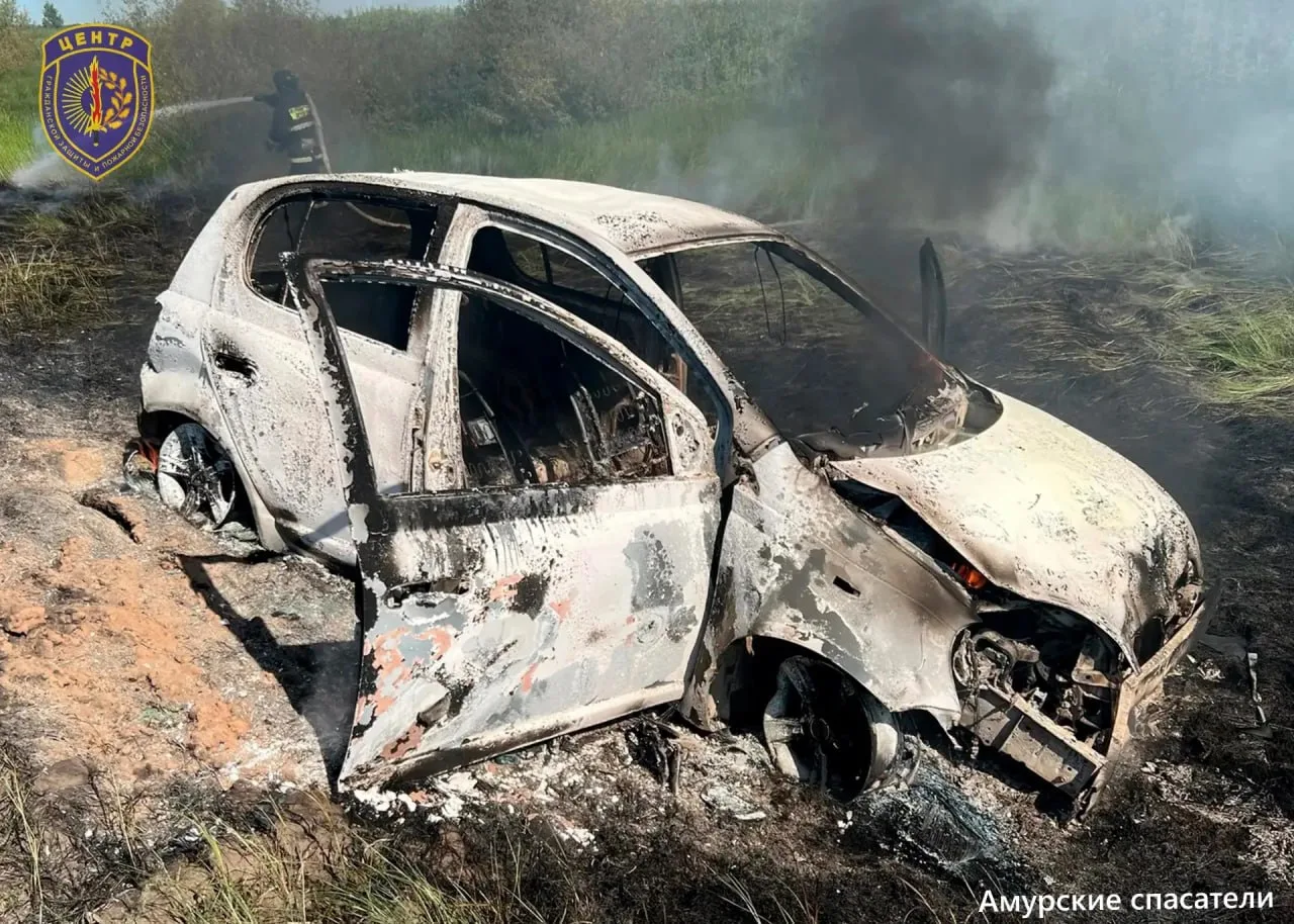 #Что_у_соседей

🔥 Машина слетела в кювет и сгорела: автомобилистке удалось спастись в Приамурье

На