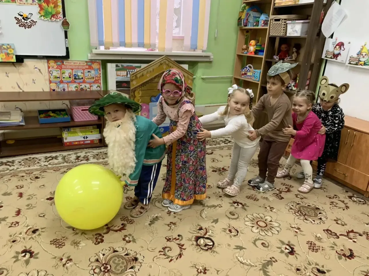 В нашем детском саду особенно трогательно и радостно прошёл День пожилых людей!