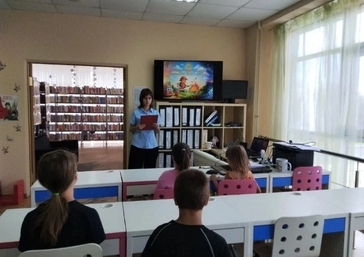 🔥 «Утром, вечером и днём — осторожен будь с огнём!»: урок безопасности в Детской библи...