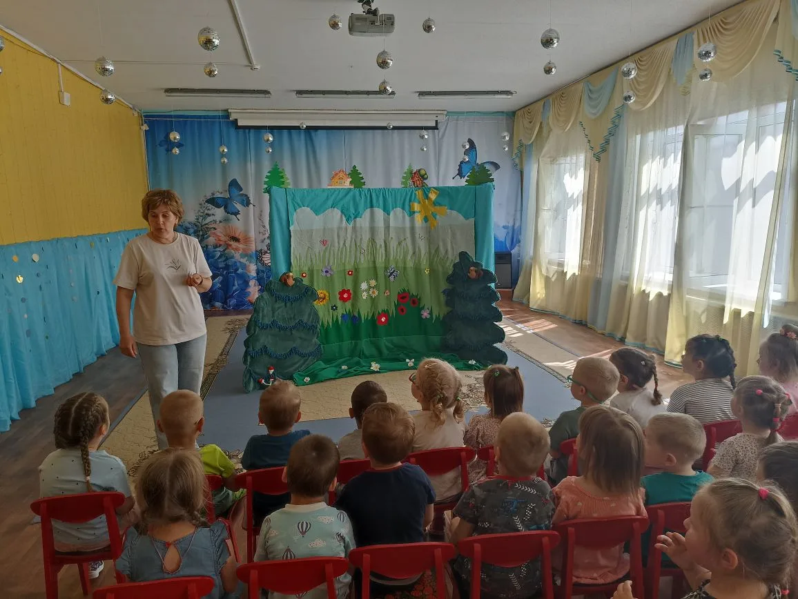 А вы знаете, где спит солнышко?!🌞
Сегодня малыши вторых младших групп "Смородинка" и "Солнышко" это
