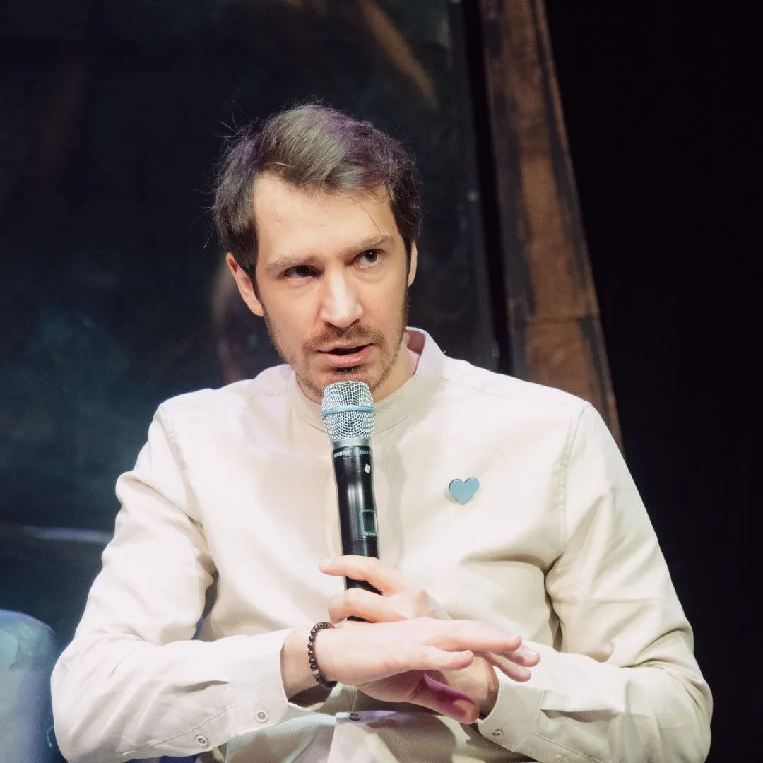 Нашим главным режиссером  станет Петр Куртов. Он приступит к своим обязанностям в ноябре.  Петр – вы