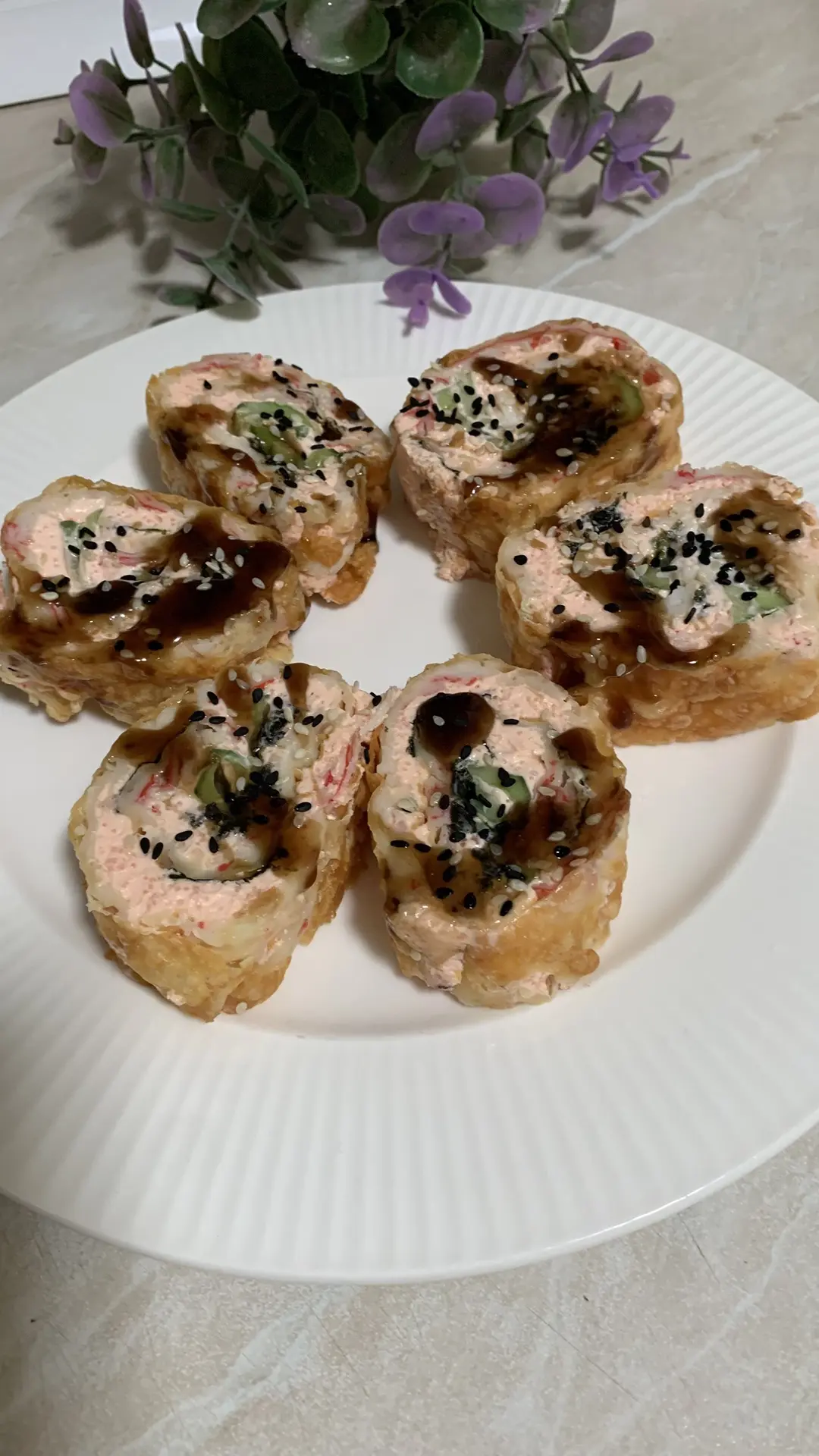 Рулет из крабовых палочек, сыра и начинки!