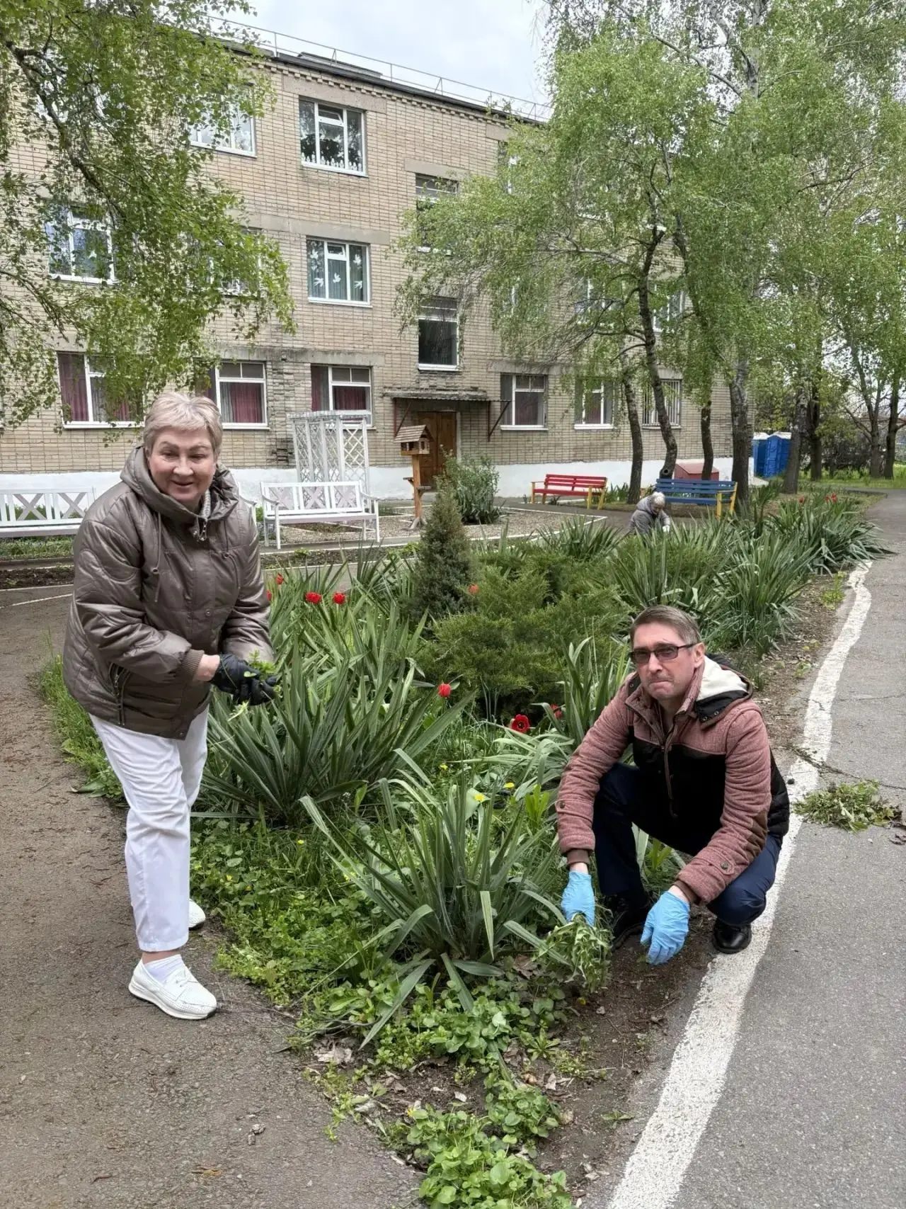 В нашем детском-доме начались весенние «Субботники» по уборке и облагораживанию террито...