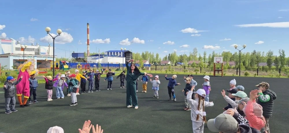 1 июня, в Год единства народов, наш детский сад распахнул двери для музыкально-спортивного праздника