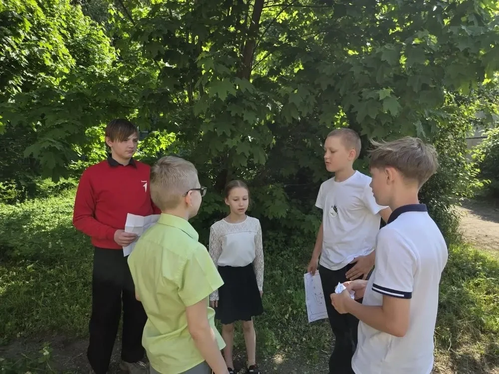 В нашей школе прошло увлекательное событие: для учеников 4В и 4Г классов состоялся  квест на английс
