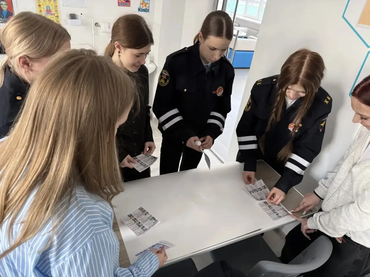 В рамках метапредметной недели в 8 «Б» классе прошел необычный урок английского языка.  Ребята откры