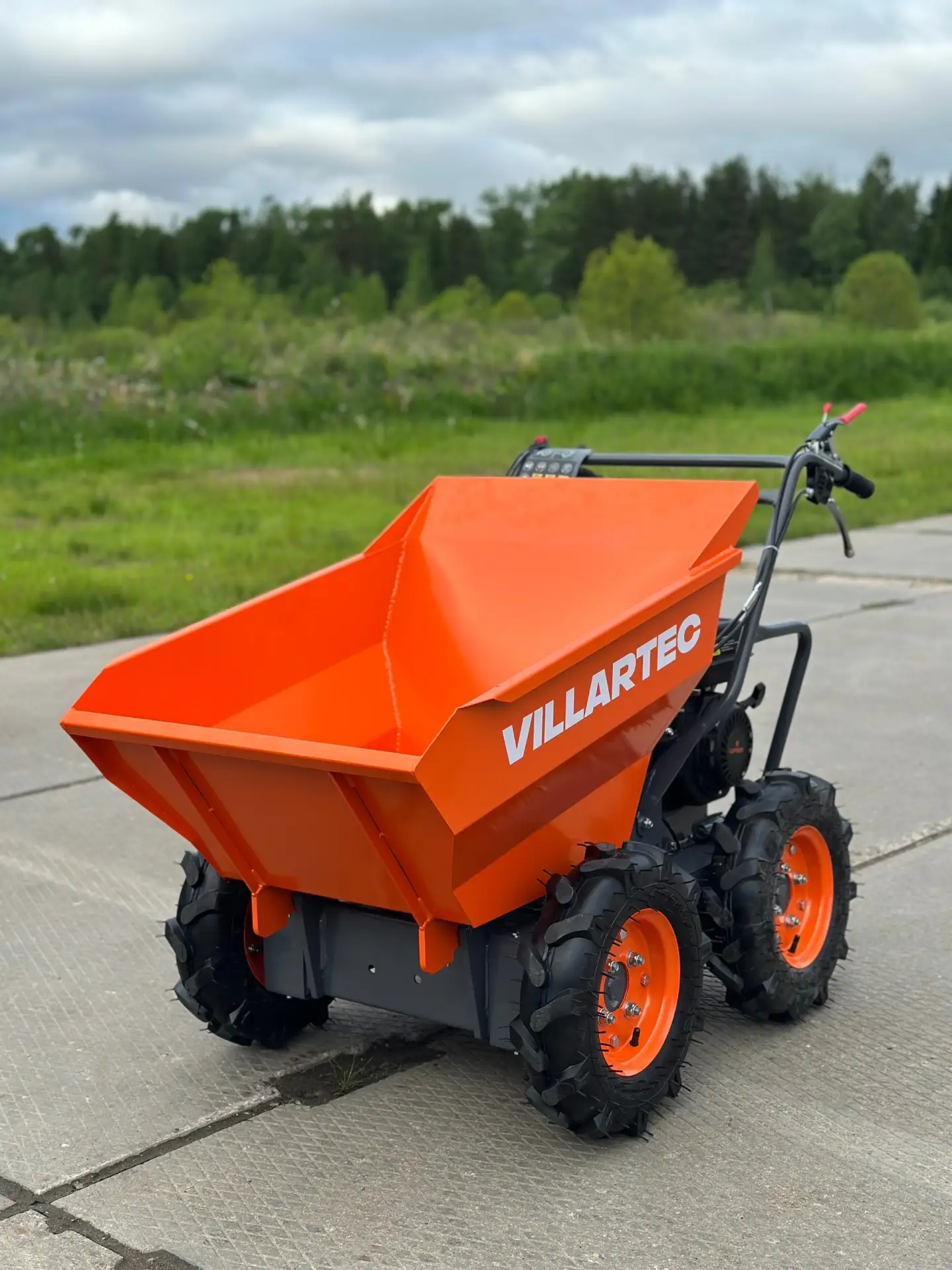 НОВИНКА ЛЕТА - колёсный думпер VILLARTEC DB 540! 🔥

Техника предназначена для перевозки сыпучих мат