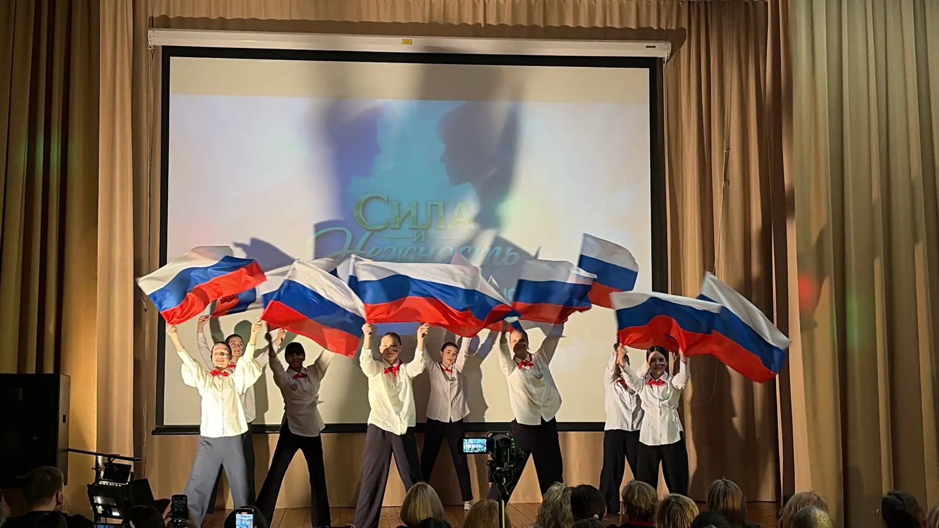 5 марта в нашей школе состоялся праздничный концерт «Сила и нежность: два праздника — одна ценность»