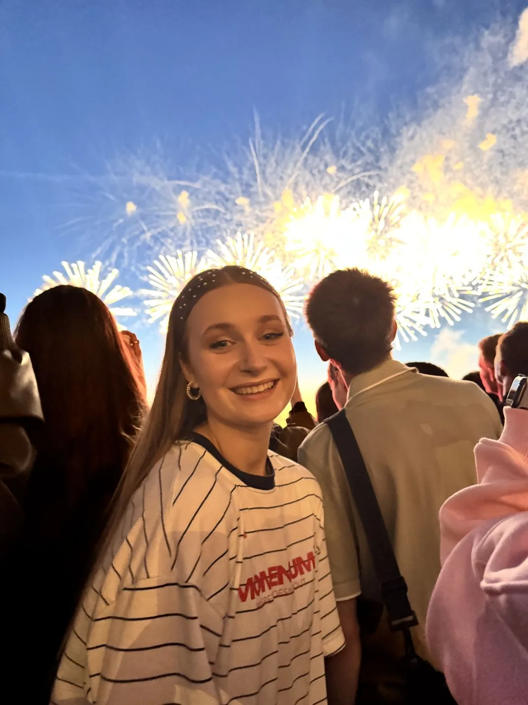 27 июня ученица 11 "А" класса Абабкова Мария побывала на празднике «Алые паруса» в Санкт‑Петербурге!