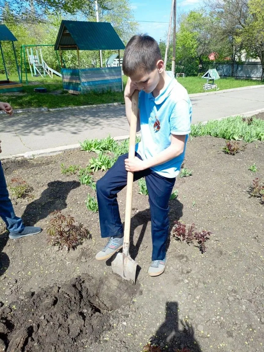 Всероссийский экологический субботник «Зелёная весна»: школьники взялись за дело!