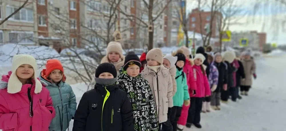 **Юные защитники природы** 1 «А» класса сегодня совершили настоящий подвиг! Под  руководством своего