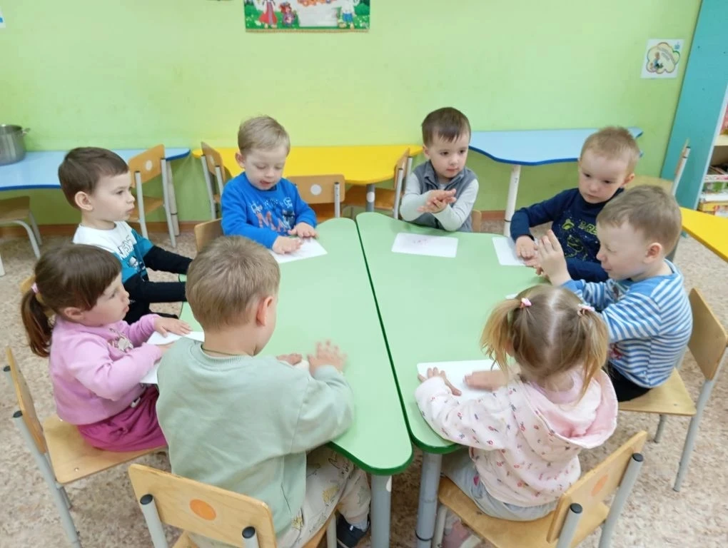 🐞На Карамельке🍭 мы весело, ловко,