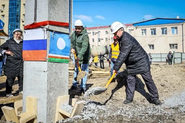 Особенное событие сегодняшнего дня — школа №1 встретила учеников в новом здании. Глава ...