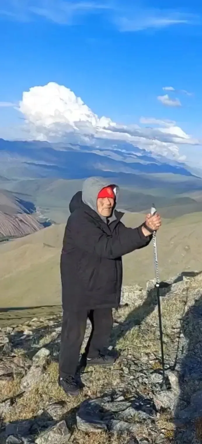 9 августа 2026 года группа альпинистов из 40 человек поднялась на высочайшую вершину Ту...