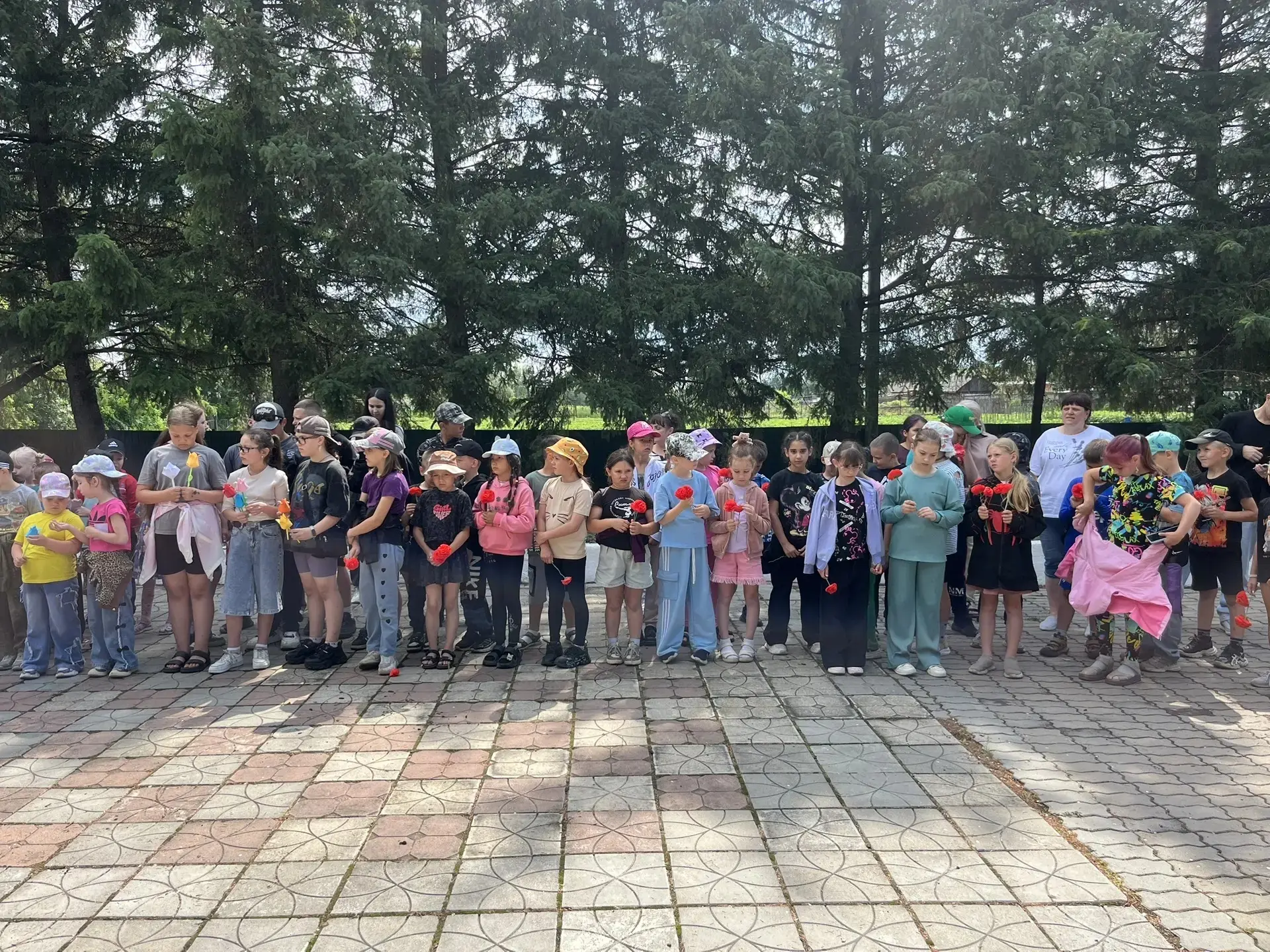 🌞 Дневник пришкольного лагеря

🕯 Сегодня в лагере школы с. Васильевки почтили память героев Велико