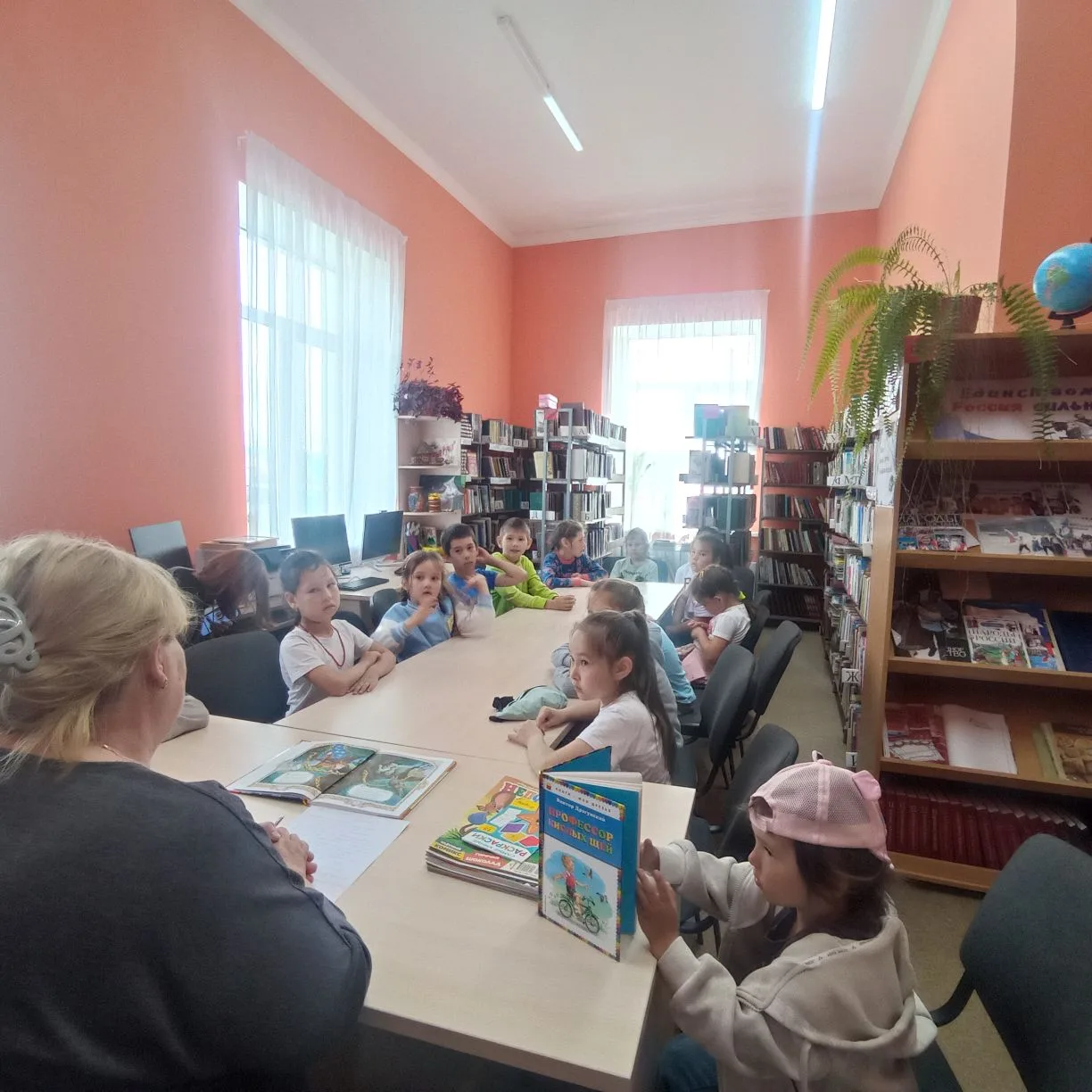 Сказка-это целый мир, полный чудес и волшебства. У всех народов мира есть свои сказки, которые храня