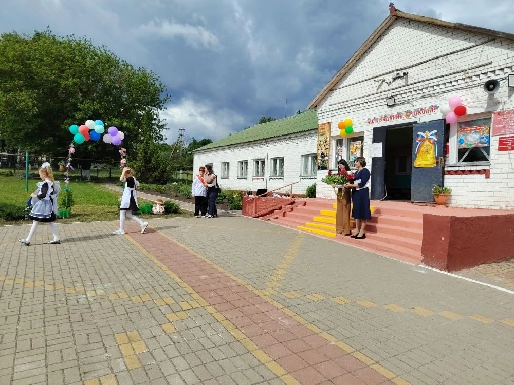 26 мая в Мальцевской школе традиционно прошёл последний звонок. На празднике присутство...