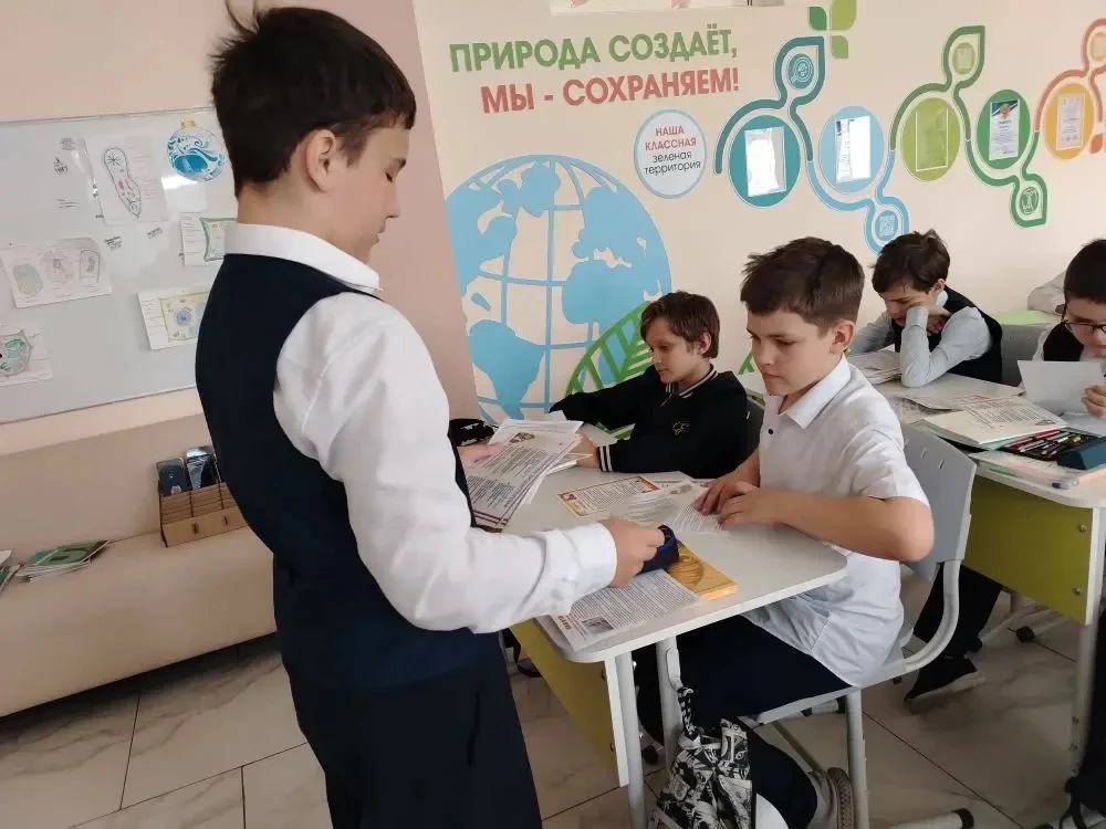 🚨 Безопасность превыше всего! 🚨  Сегодня в 5-м классе прошел необычный и очень важный урок по против