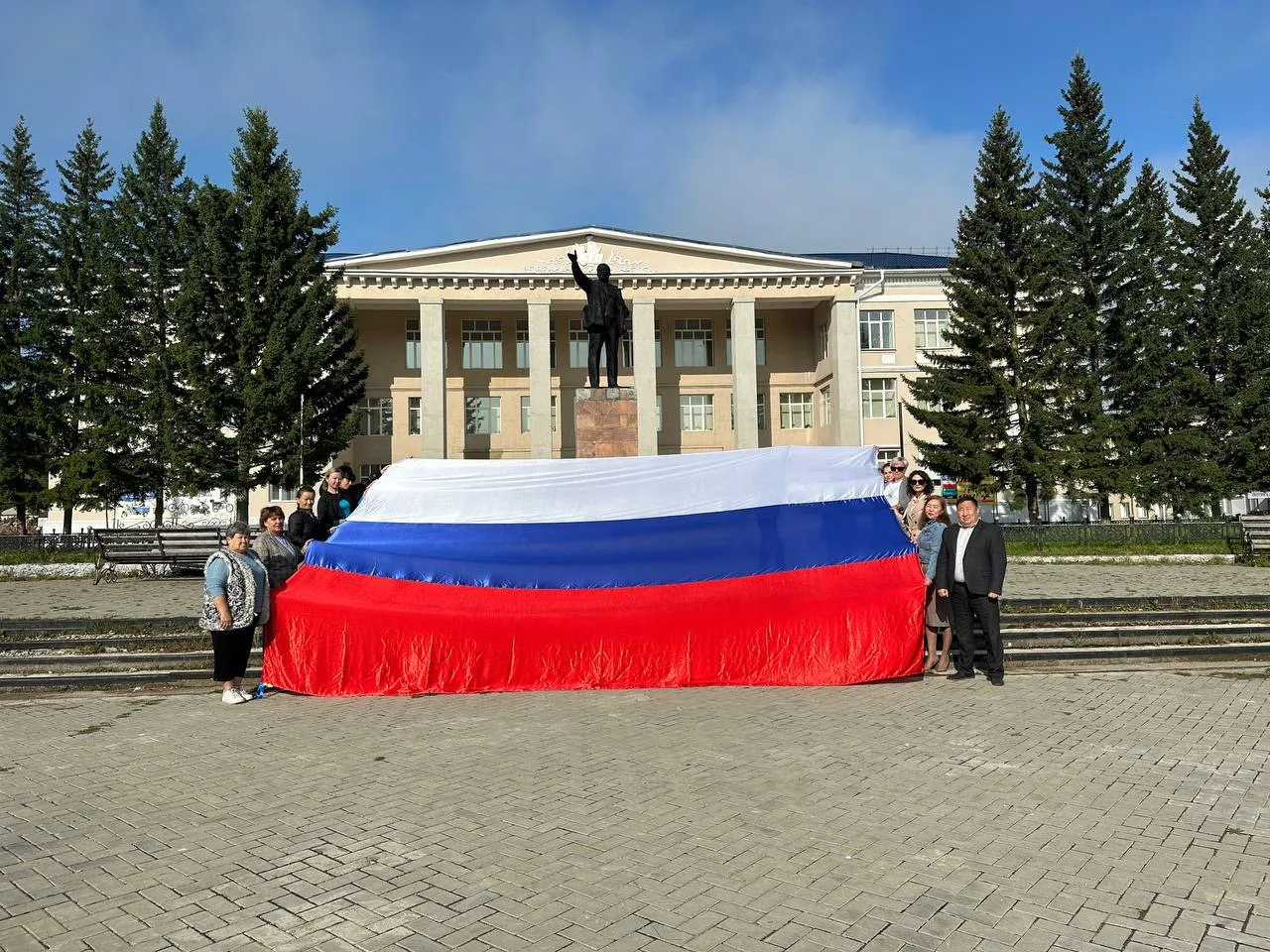 Уважаемые земляки!